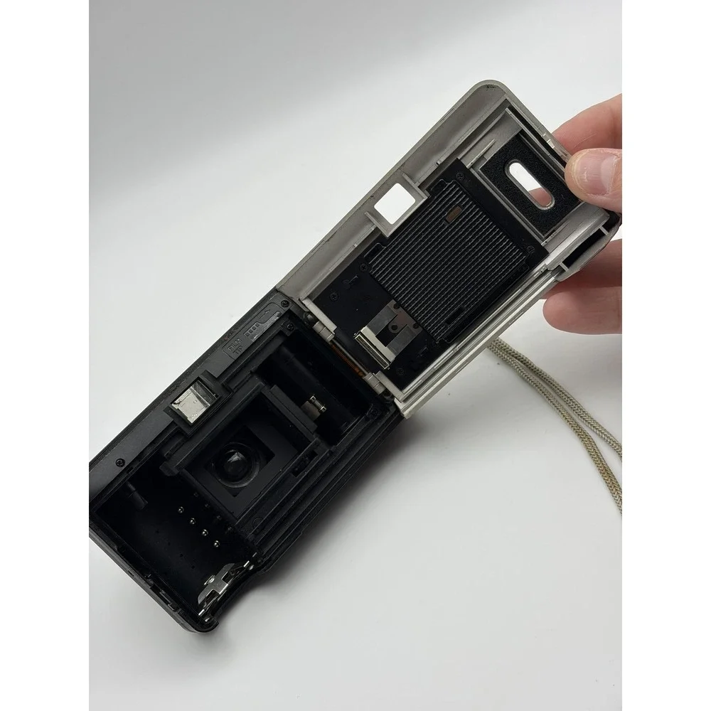 Vintage Konica Big Mini BM-201 35mm Film Camera Point Shoot Flash Japan Silver
